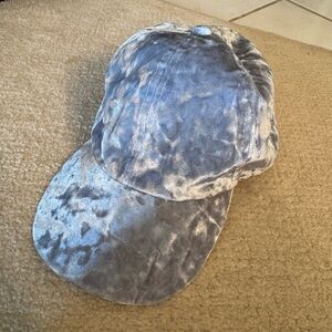 Do Everything in Love Velvet Cap in Silver and White